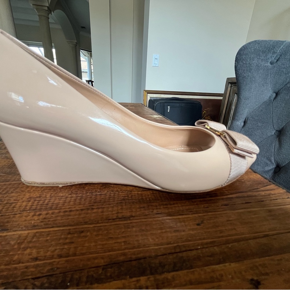 Salvatore Ferragamo Women's Wedges Beige Peep-Toe Shoes - Picture 8 of 10